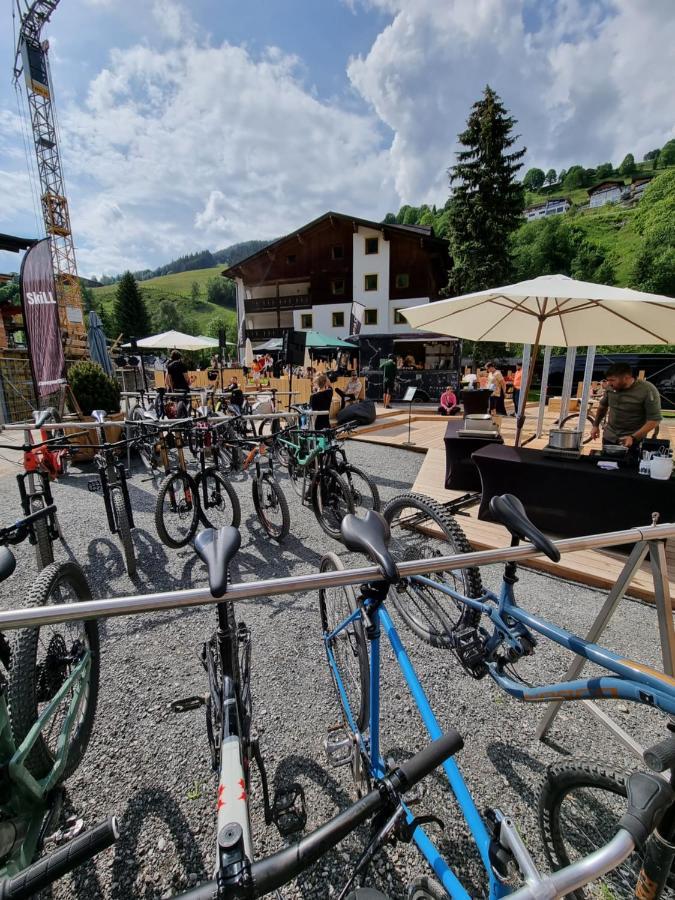 Skill Mountain Lodge - Ski Und Bike Hostel Im Sommer Mit Joker Card Saalbach-Hinterglemm Zewnętrze zdjęcie