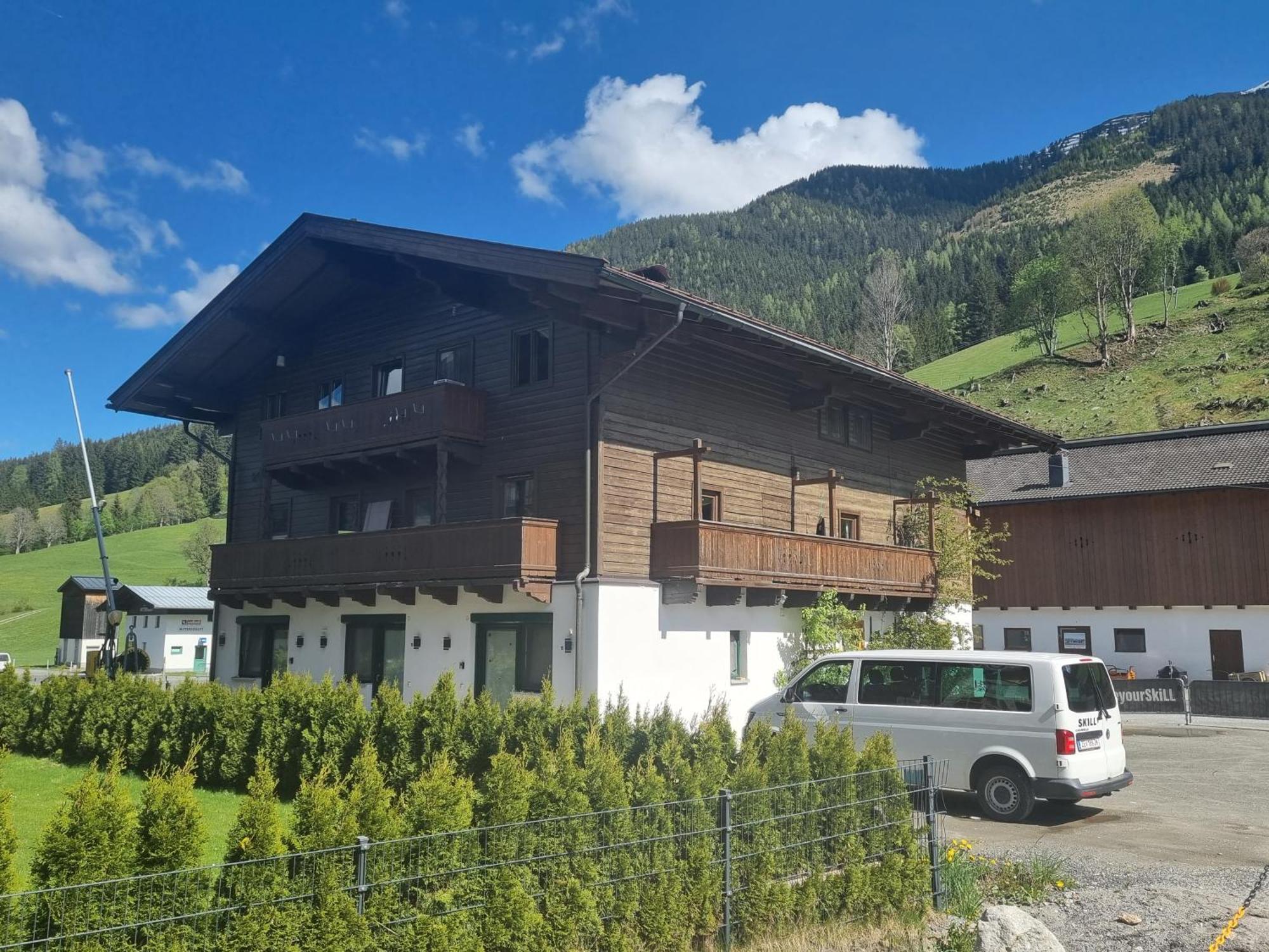 Skill Mountain Lodge - Ski Und Bike Hostel Im Sommer Mit Joker Card Saalbach-Hinterglemm Zewnętrze zdjęcie