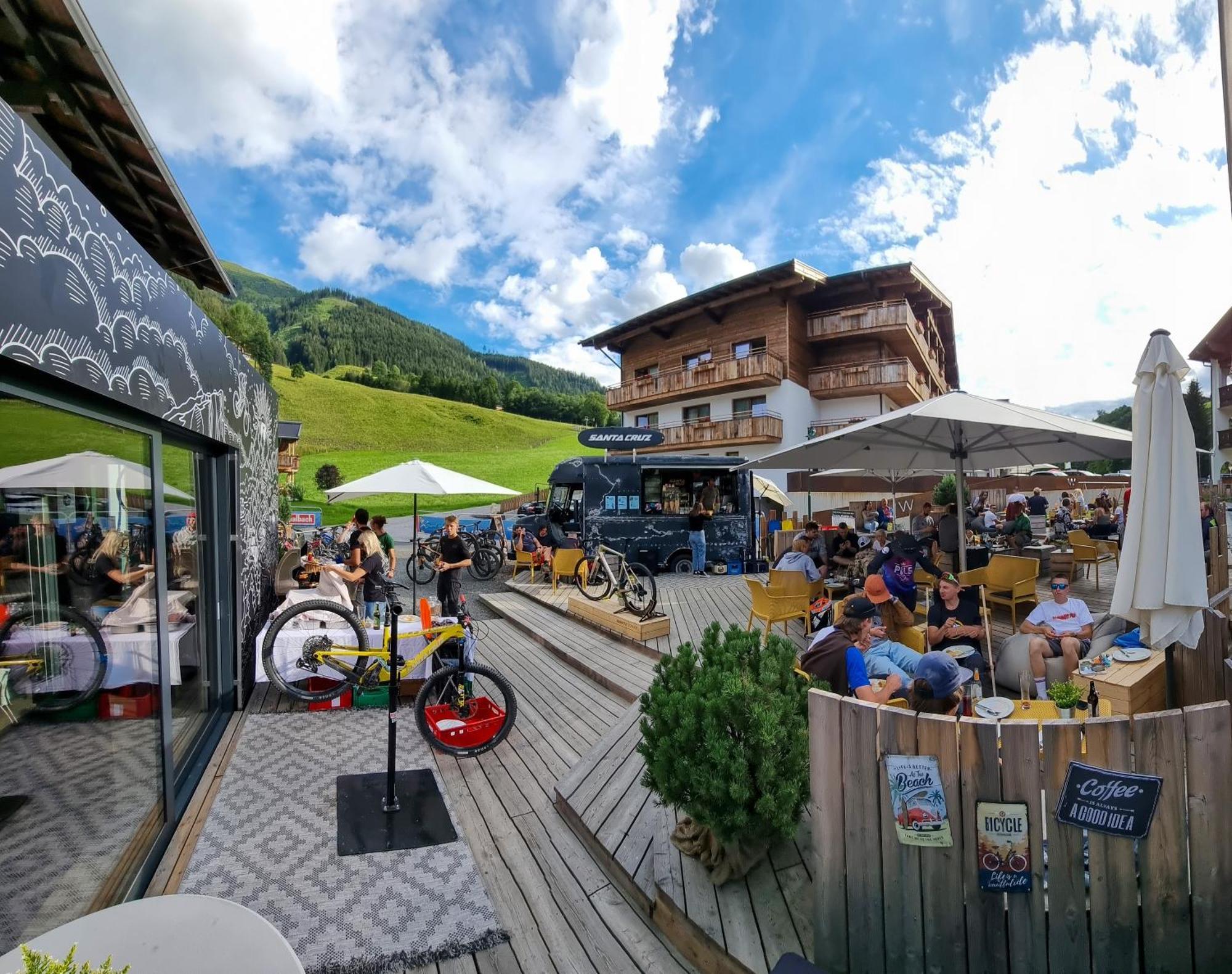Skill Mountain Lodge - Ski Und Bike Hostel Im Sommer Mit Joker Card Saalbach-Hinterglemm Zewnętrze zdjęcie